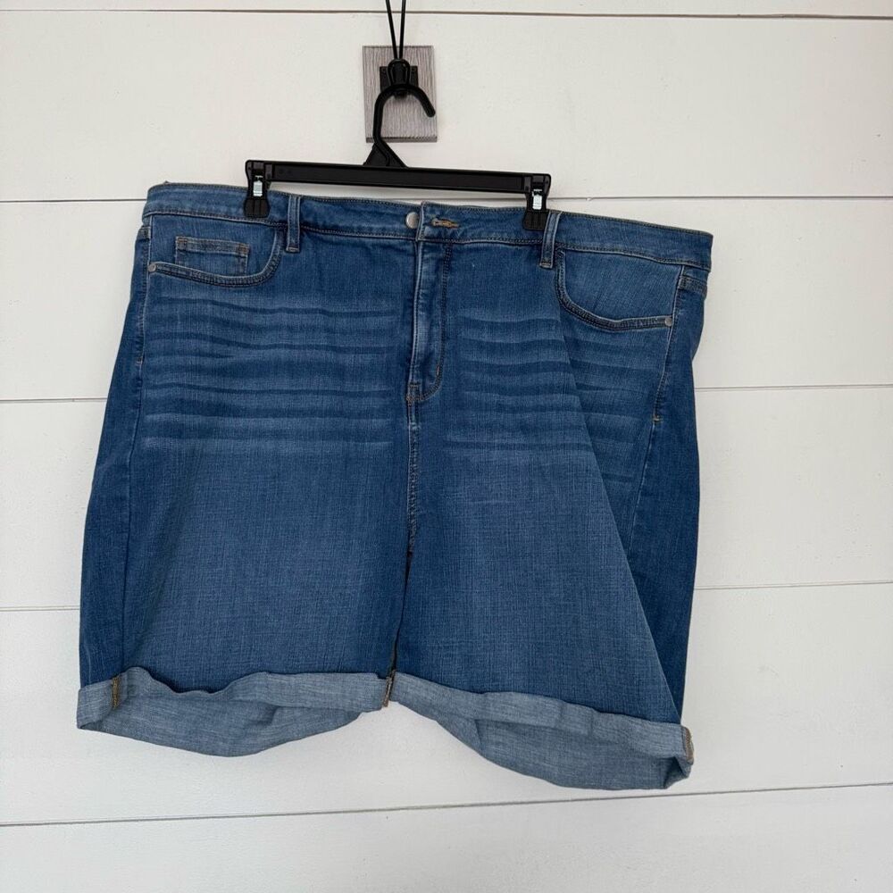 Alexander Jane Women’s 4XL Stretchy Plus Size Denim Shorts